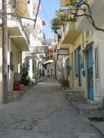 klein straatje in Kato Vianos op Kreta